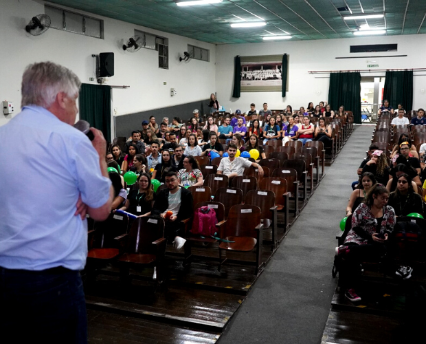 Curso de Farmcia da Univs realiza gincana de boas-vindas